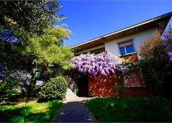 Appartamento trilocale con giardino privato!