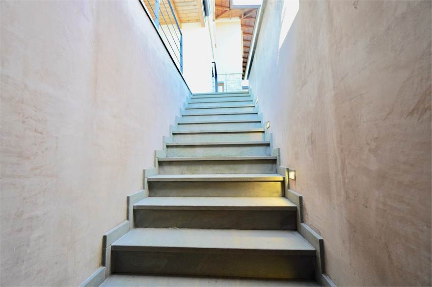 Scale che portano al garage 