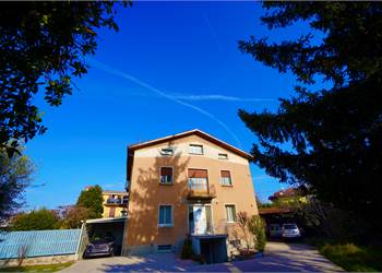 Appartamento quadrilocale con ingresso indipendente e corte esclusiva! 