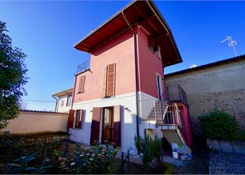 Appartamento quadrilocale con giardino privato!