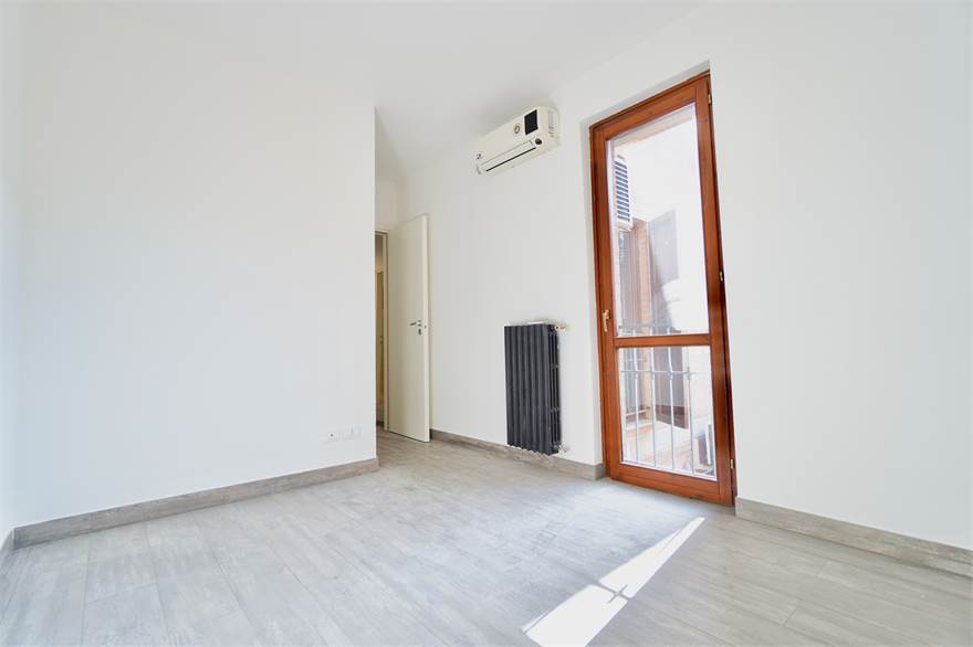 Prima camera da letto piano primo