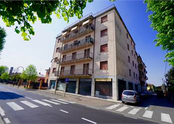 Ampio appartamento quadrilocale!