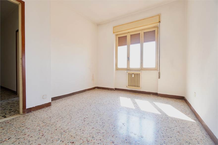 Prima camera da letto 