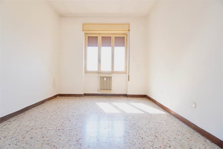 Prima camera da letto 